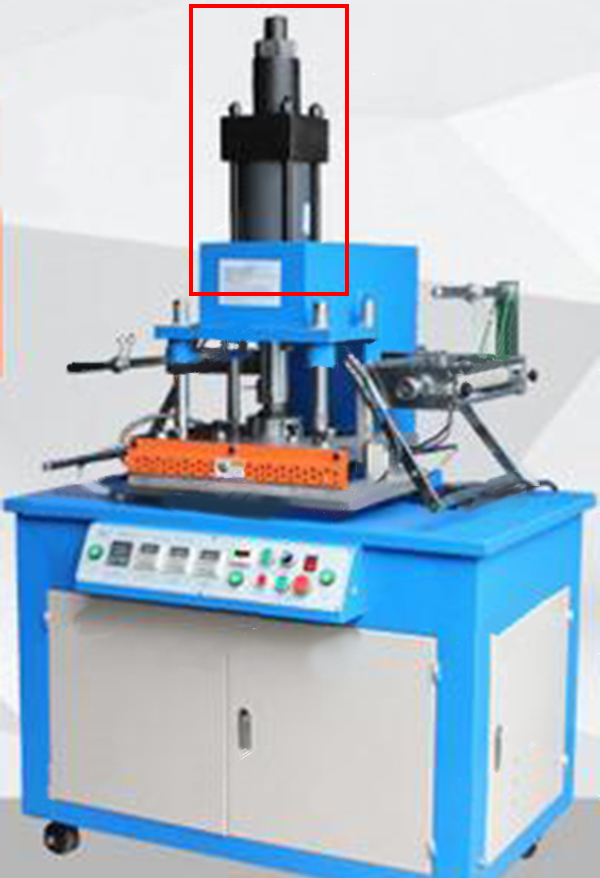 Double output rod oil cylinder for packaging machines